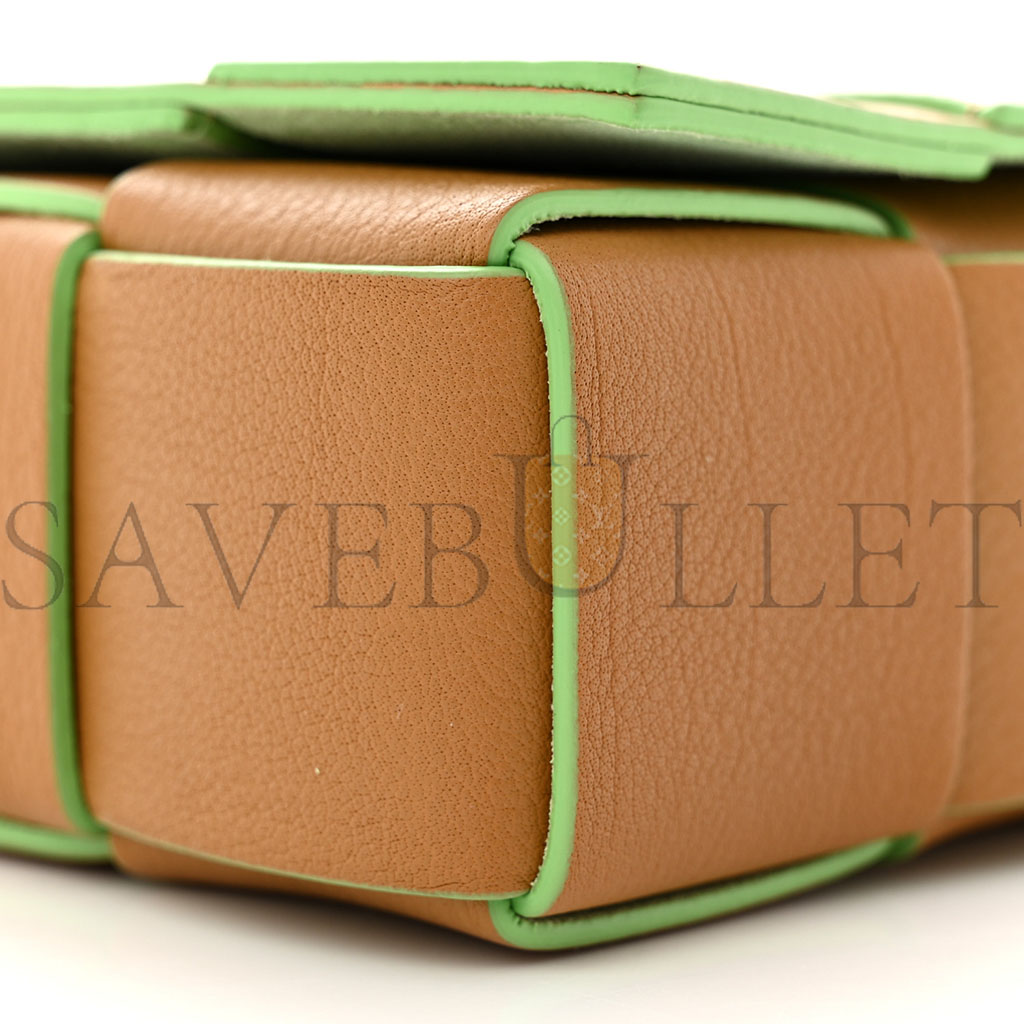 BOTTEGA VENETA GRAINED CALFSKIN MAXI INTRECCIATO CASSETTE CROSSBODY BAG CARAMEL PISTACHIO (23*15*5.5cm)