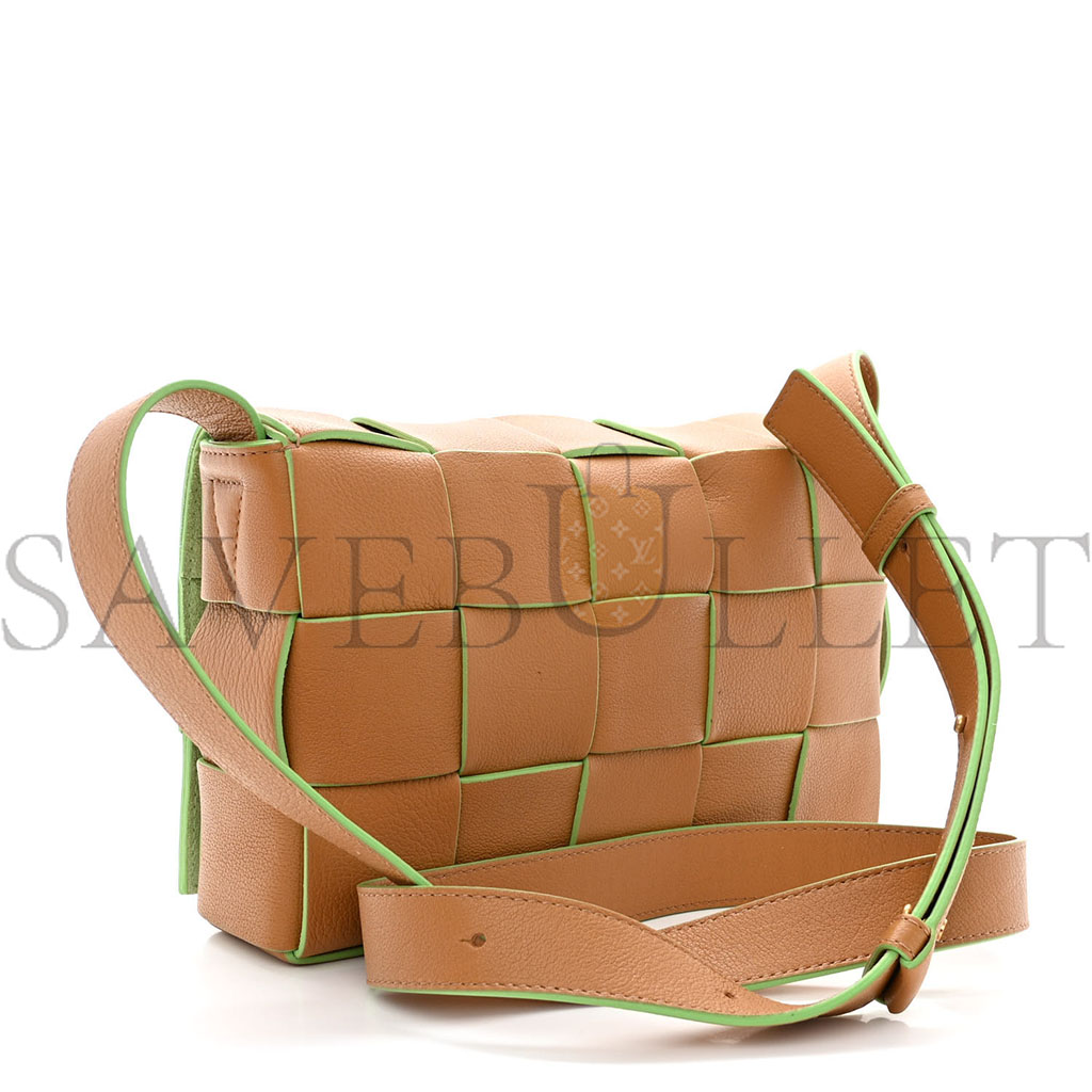 BOTTEGA VENETA GRAINED CALFSKIN MAXI INTRECCIATO CASSETTE CROSSBODY BAG CARAMEL PISTACHIO (23*15*5.5cm)