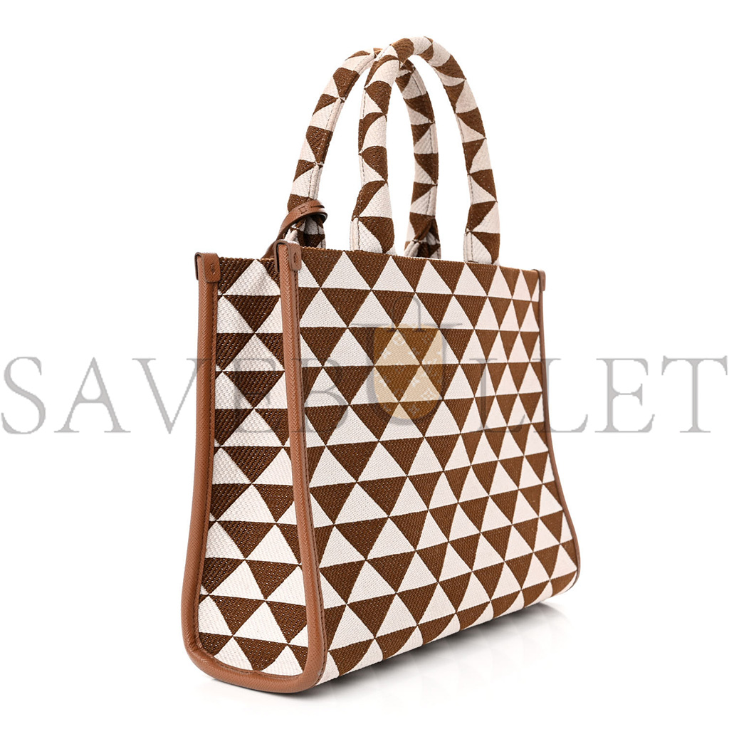 PRADA JACQUARD SAFFIANO TRIANGOLO SYMBOLE EMBROIDERED SMALL TOTE TOBACCO TALCO (28*22*9cm)